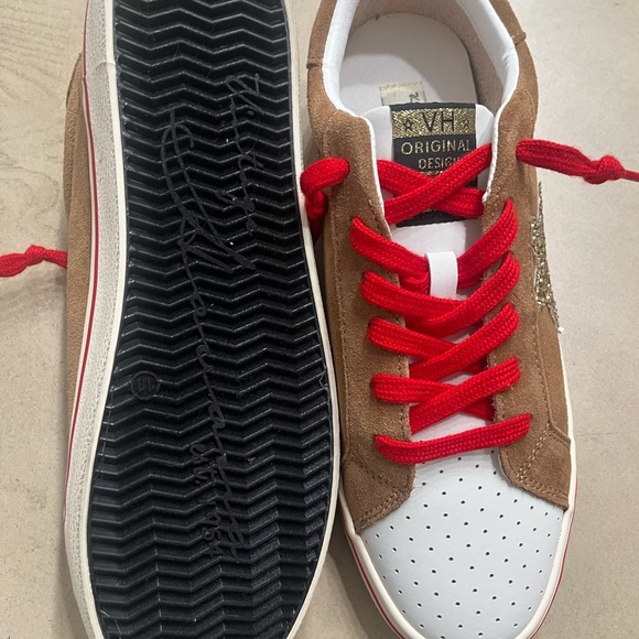 Havana Brown and White Athletic Shoes with Red Laces. Vintage Havana brand - Picture 3 of 10